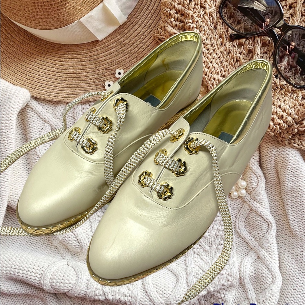 Bally Jallut off white gold slave up sneaker flats size 9